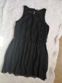 Чёрное шифоновое платье с кружевом