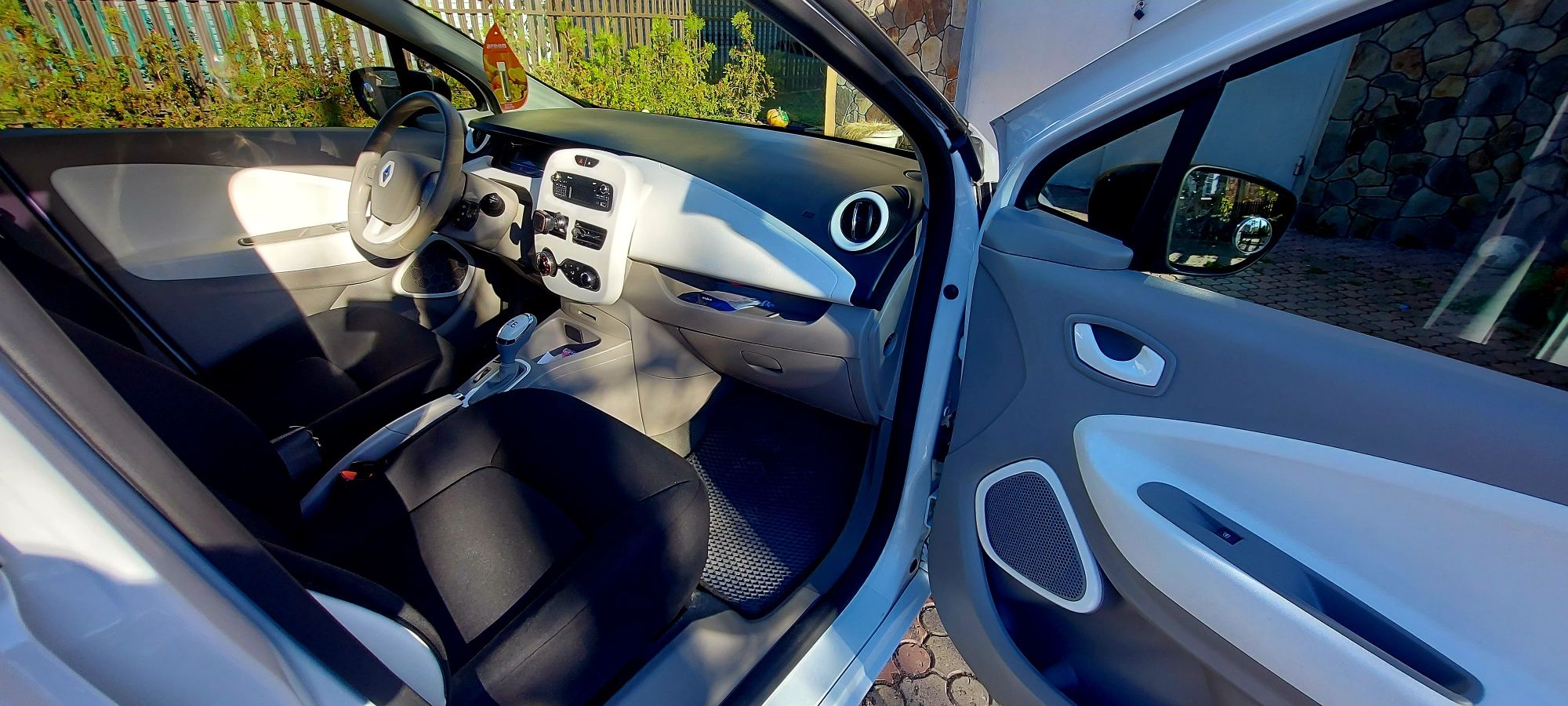 Продам Renault Zoe Q210 41kw