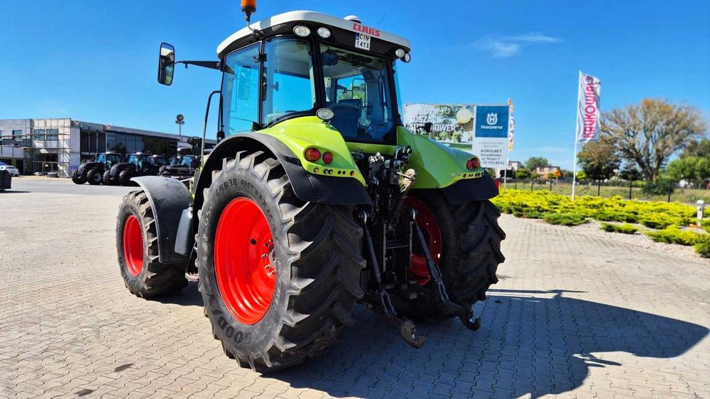 Ciągnik rolniczy Claas Arion 640