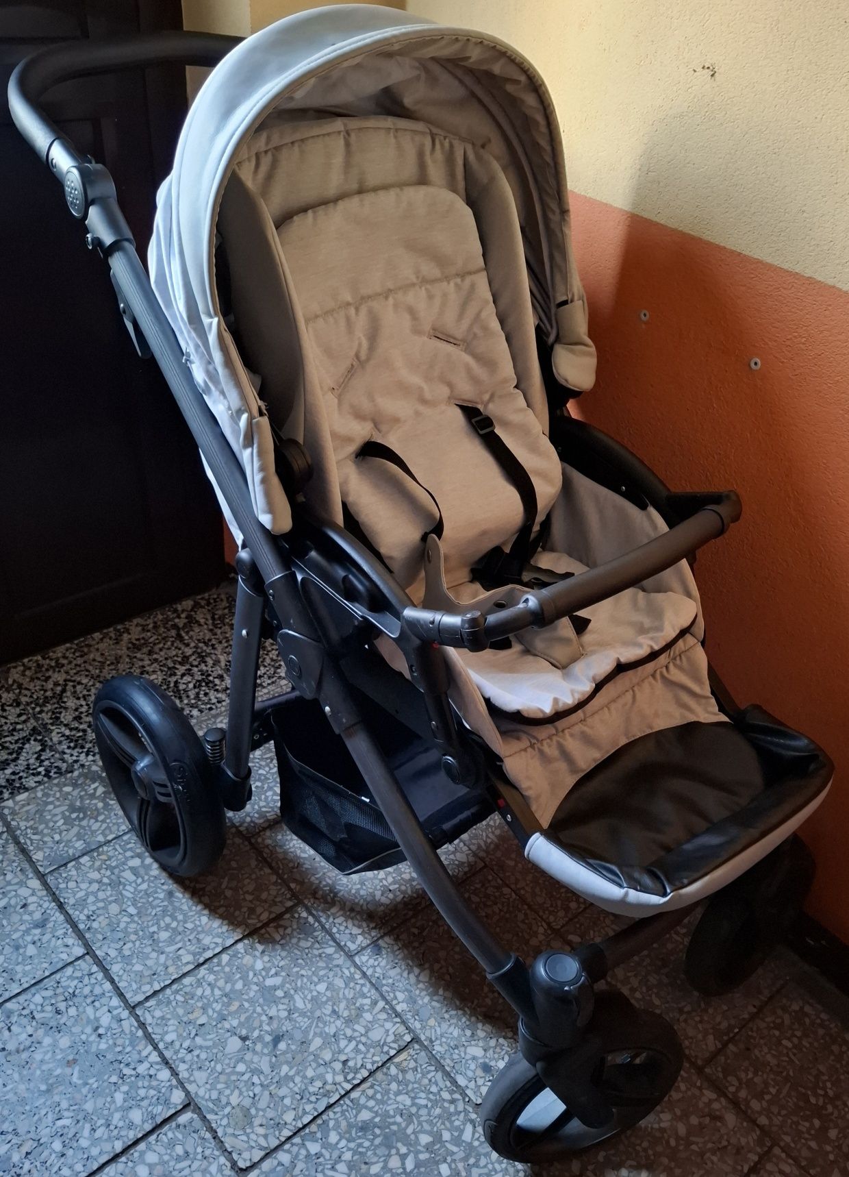 Wózek Bebetto Vulcano 2w1 składany gondola + spacerówka tył/przód