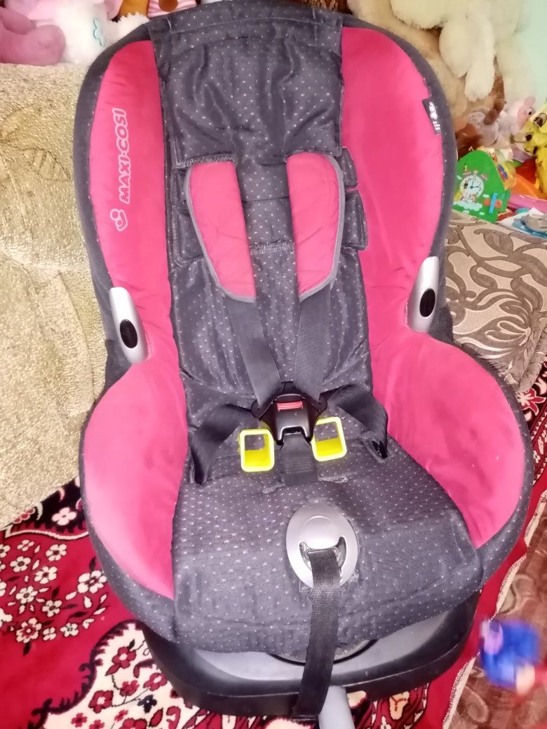 Автокрісло дитяче Maxi-cosi priori fix isofix від 9 до 18 кг.