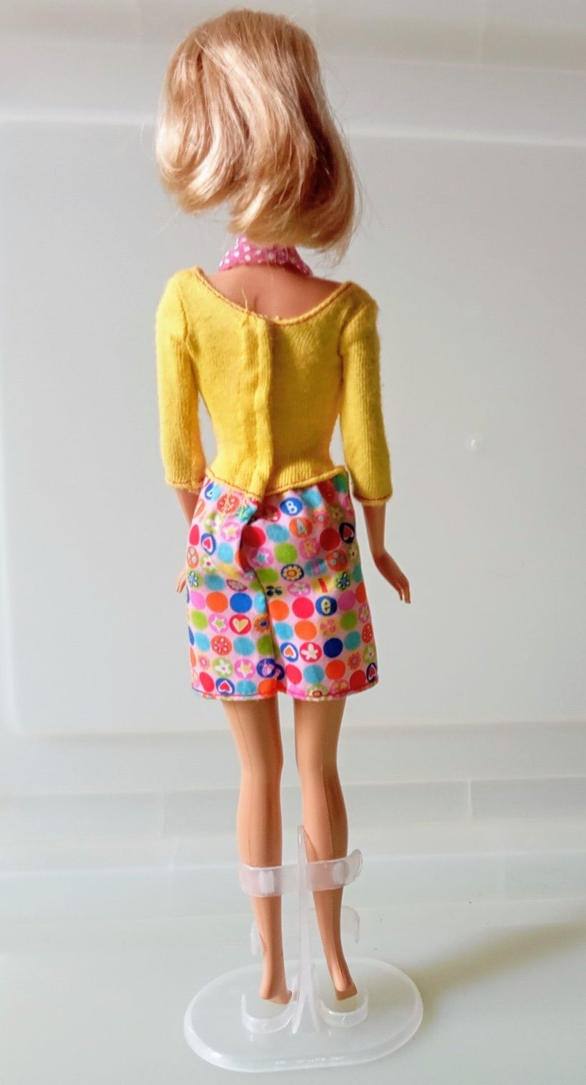 Barbie e Kelly Professora de artes 2002.