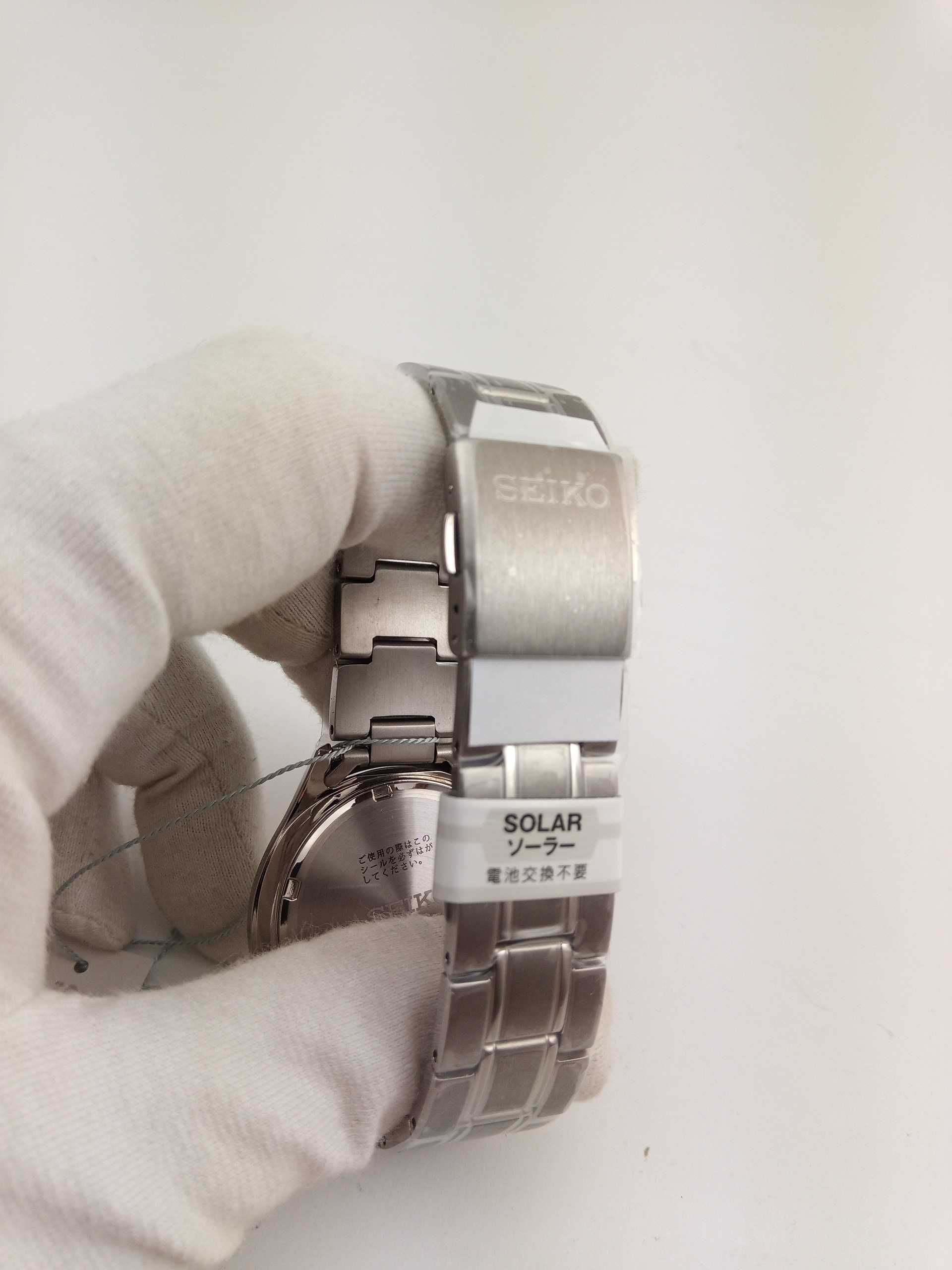 Японские мужские часы Seiko Solar SBPX101 - титан, сапфир, Japan made