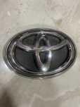 Продам значок емблему Toyota Hilux оригінал 75312-0K050