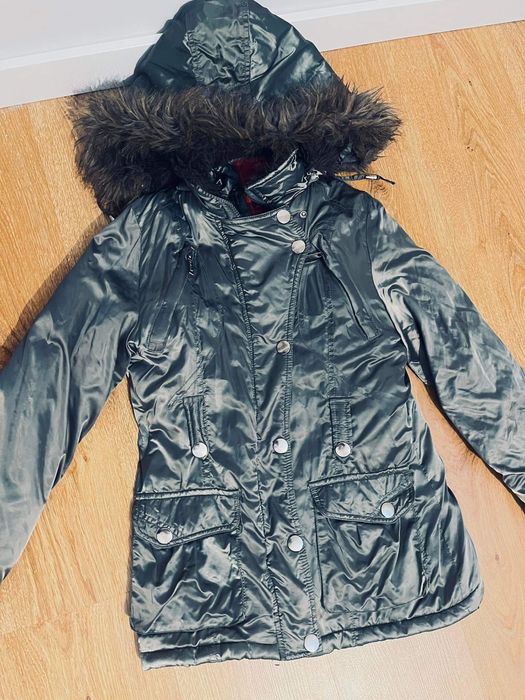 Szara srebrna kurtka zimowa z futerkiem S 36 ocieplana