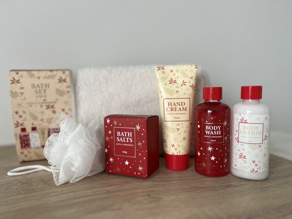 Подарунковий спа набір з трендовою тедді косметичкою