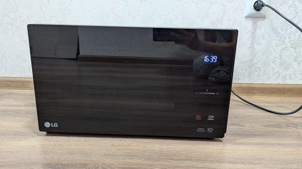 Микроволновка, LG MS2595DIS