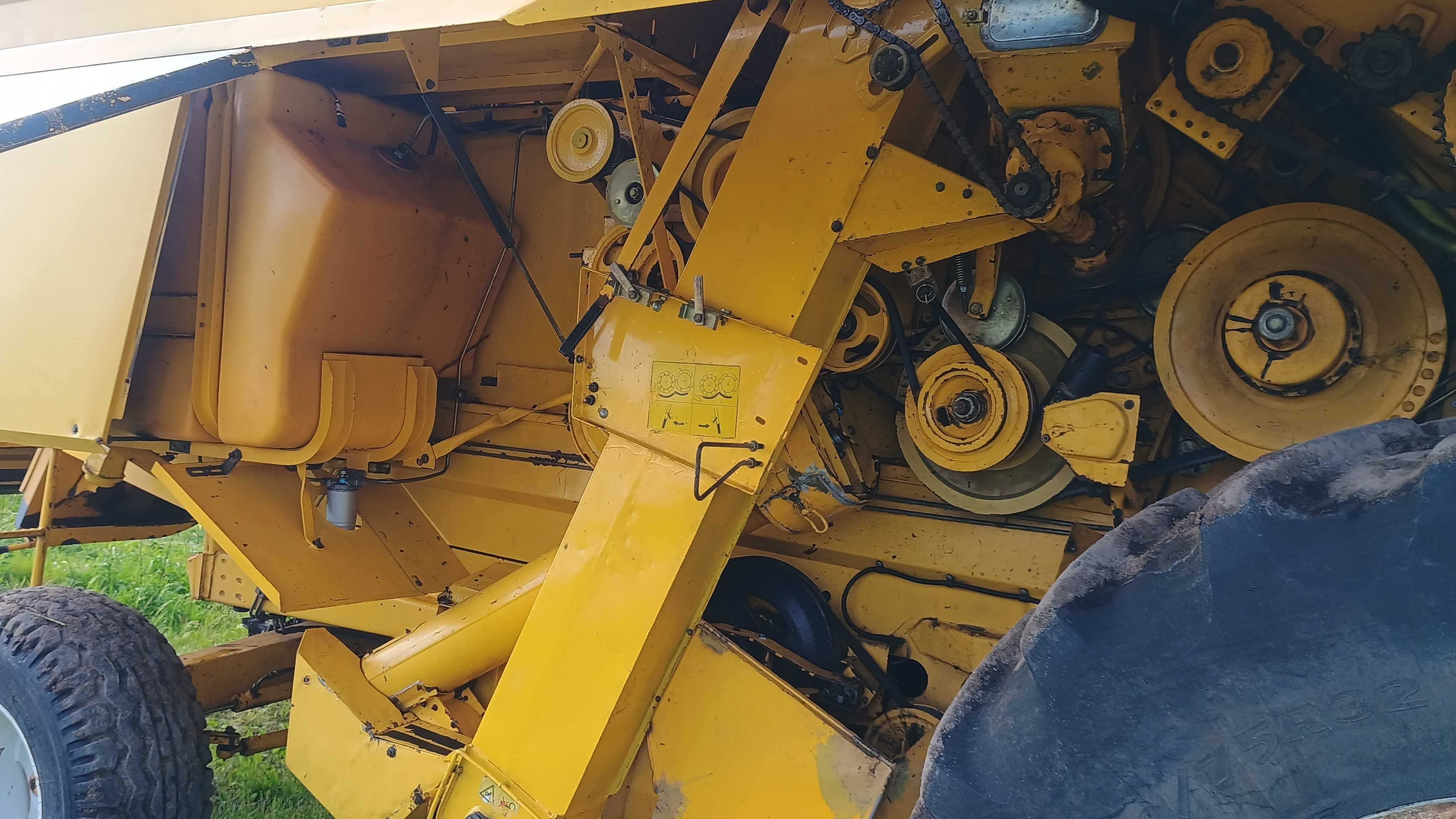 комбайн NEW HOLLAND TX68