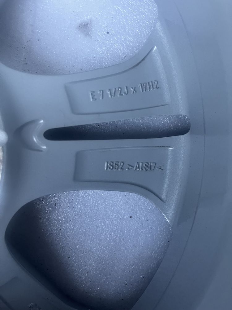 BMW 5x112 7,5J17 IS52 66,6 felgi aluminiowe. Czujniki TPMS