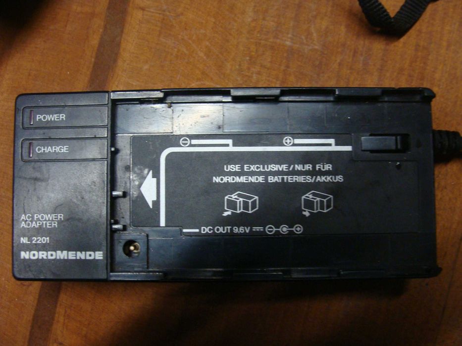 Máquina de Filmar Cassetes - NordMende CV 1100