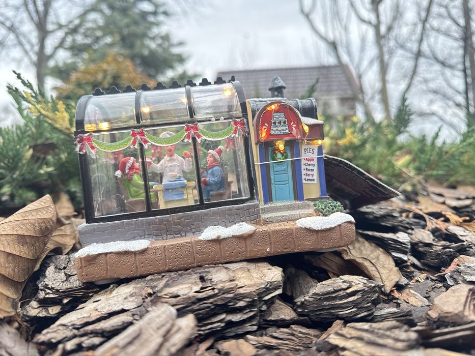 Новорічні прикраси та інсталяції!