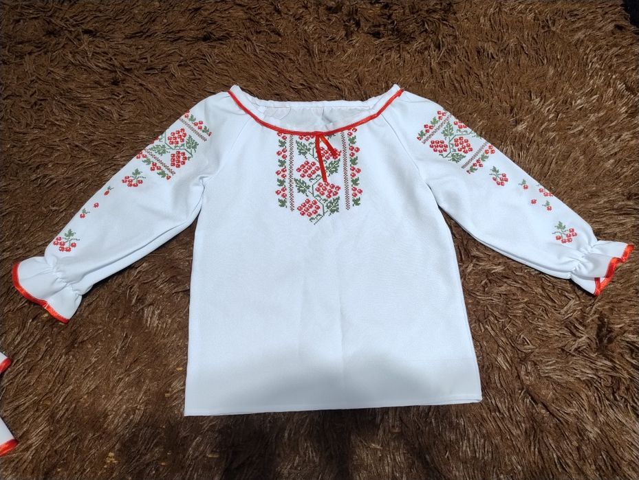Вишитий український костюм
