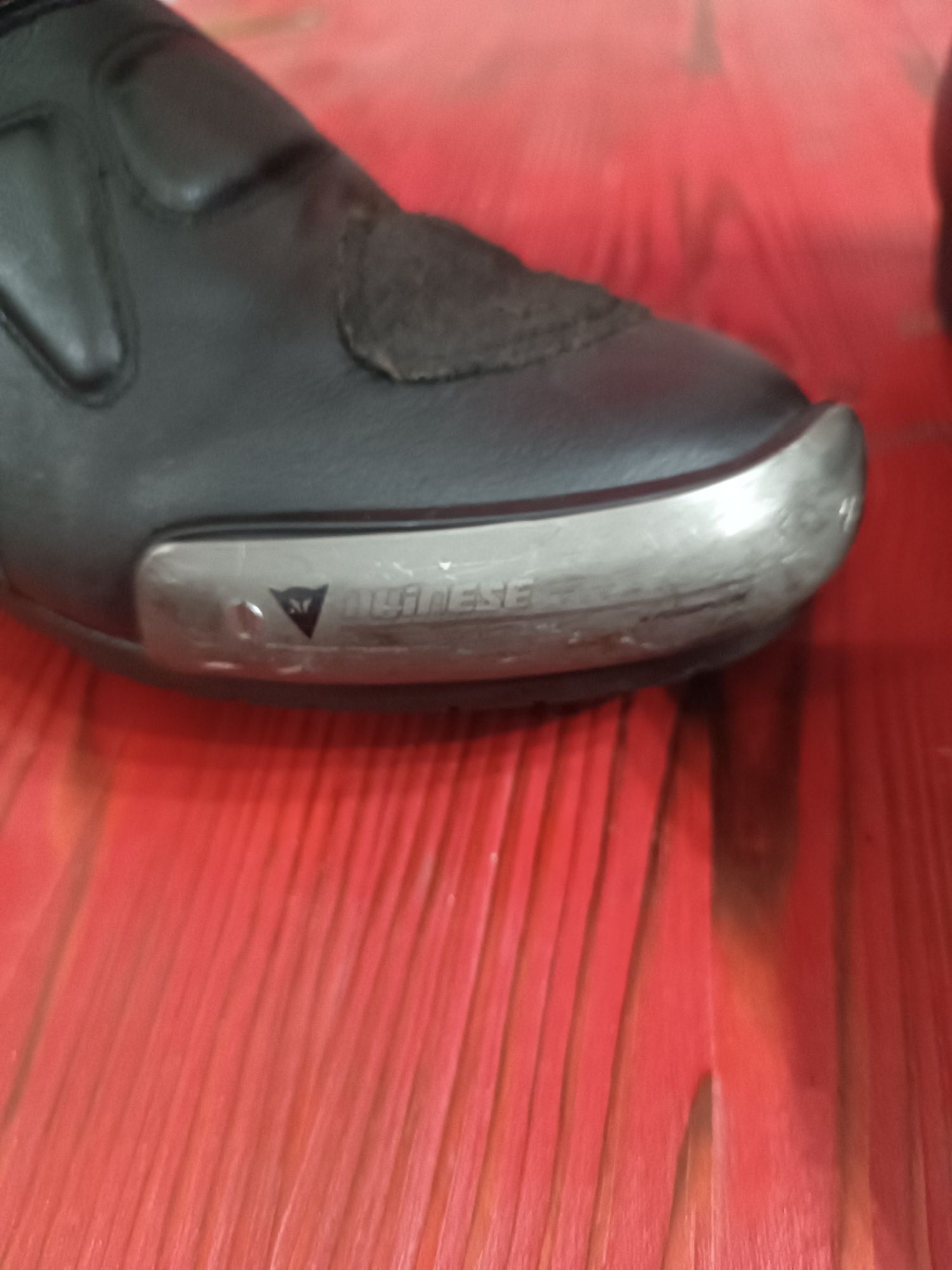 Botas Dainese em pele e carbono Tam. 42