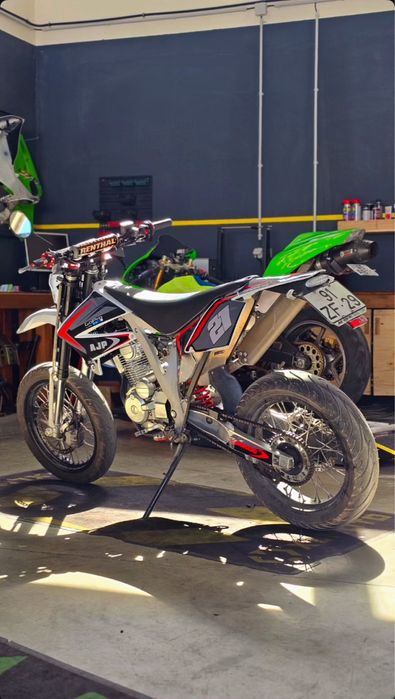Ajp pr3 supermotard