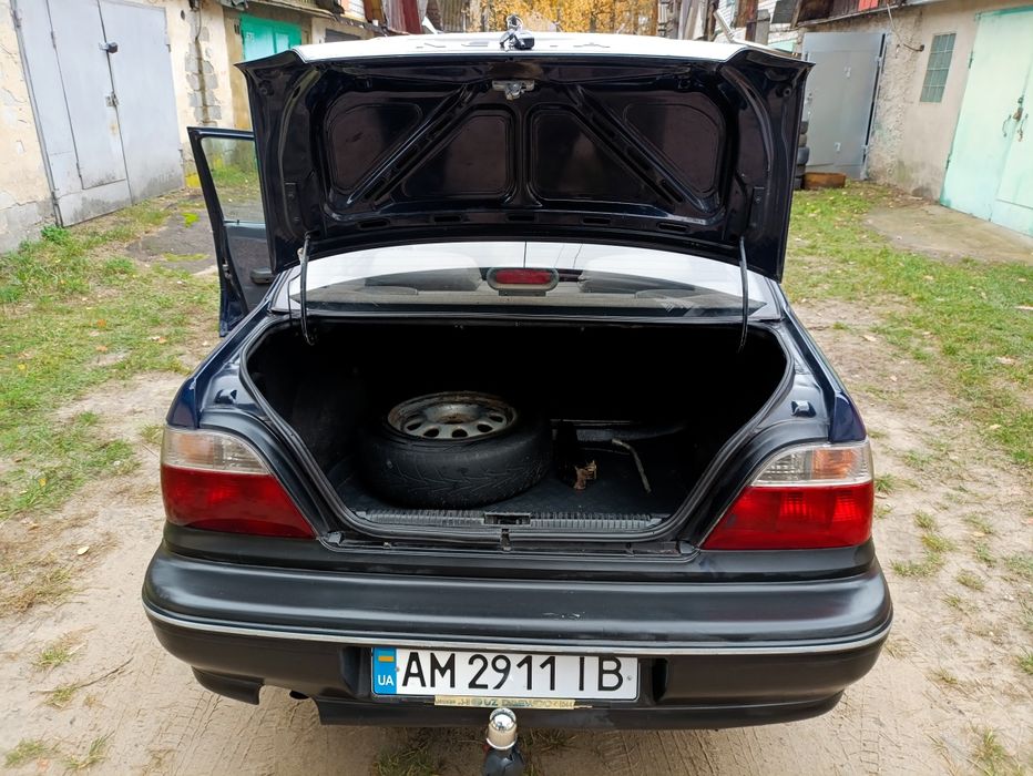 Продам авто всі питання за телефоном.