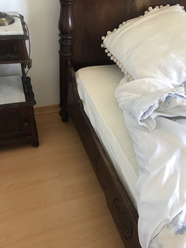 Cama de estilo antigo ( séc. XIX)