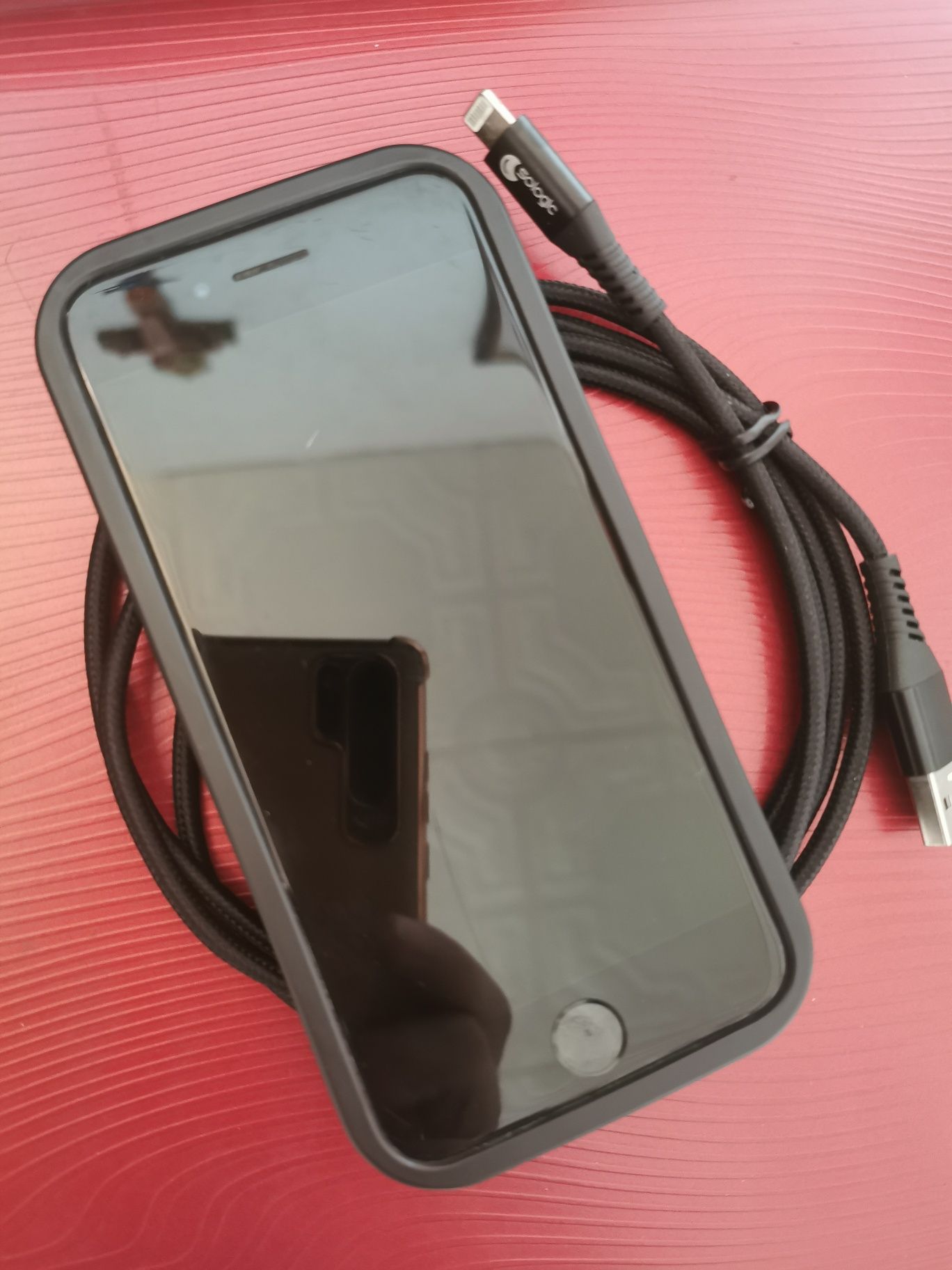 Apple iPhone 7 + etui case + nowy kabel usb