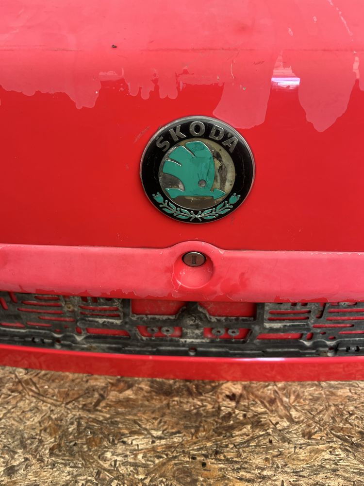 Klapa tyl skoda octavia I czerwona