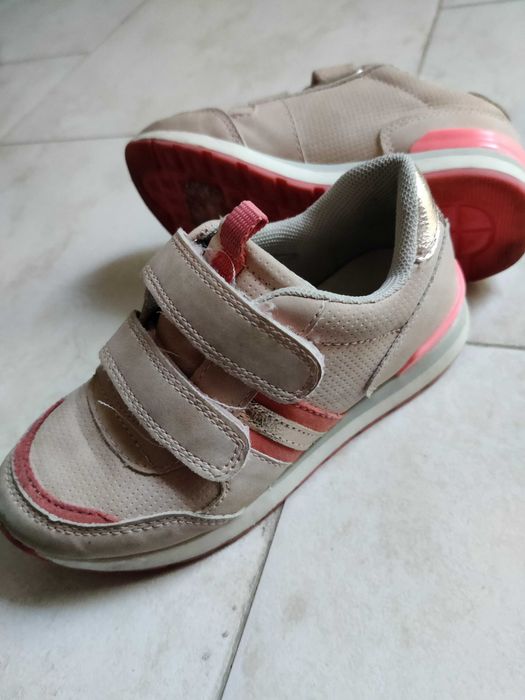 Ténis bege e rosa da marca Verbaudet