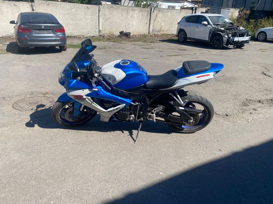 Продам мотоцикл сузукі джиксер