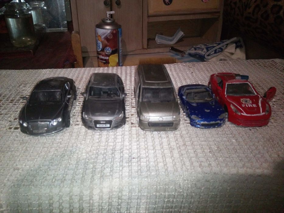 Металеві машинкі колекціоние.Дешево отдам!