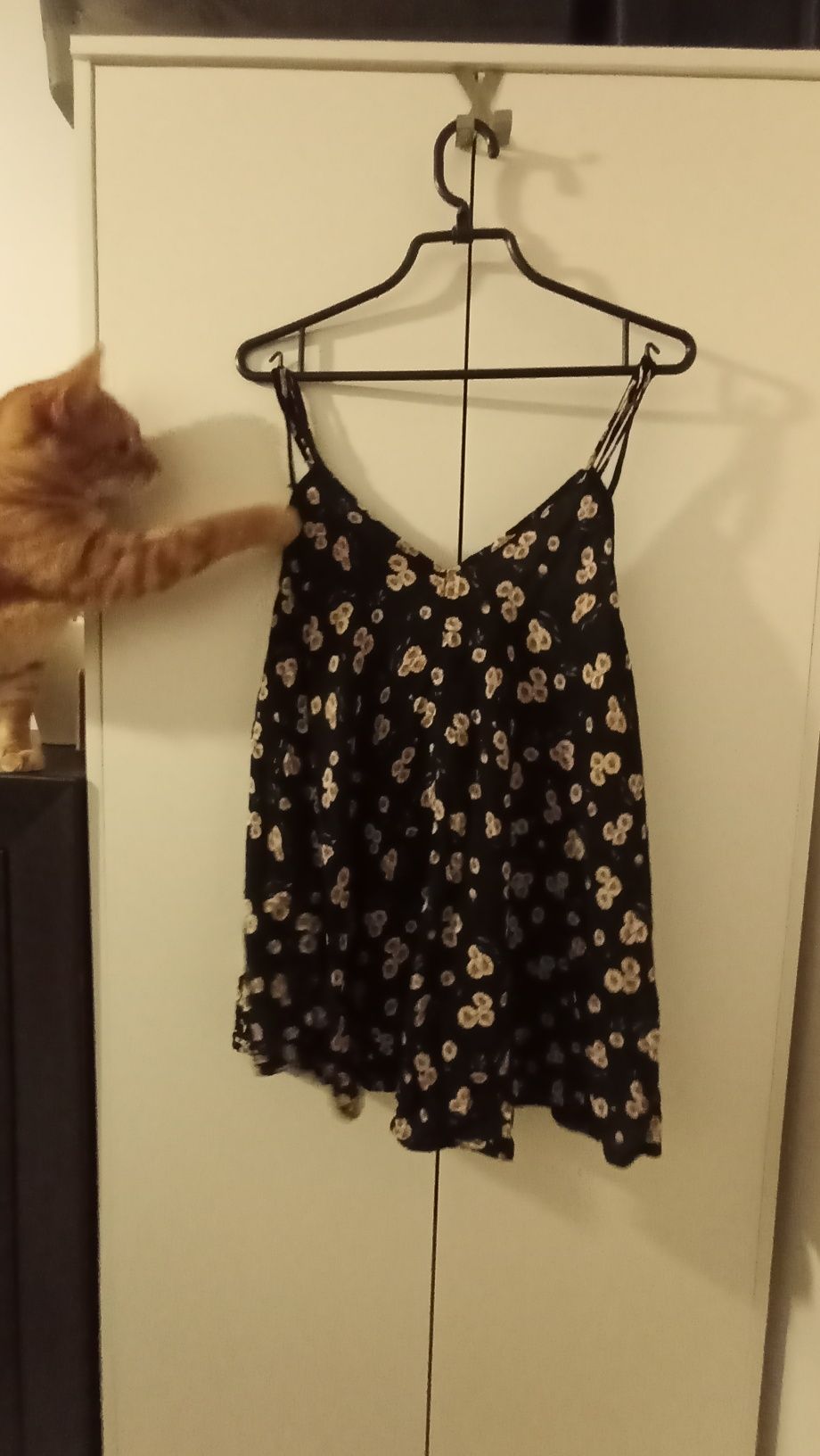 Letnia sukienka czarna na ramiączkach bawełna wiskoza Brandy Melville