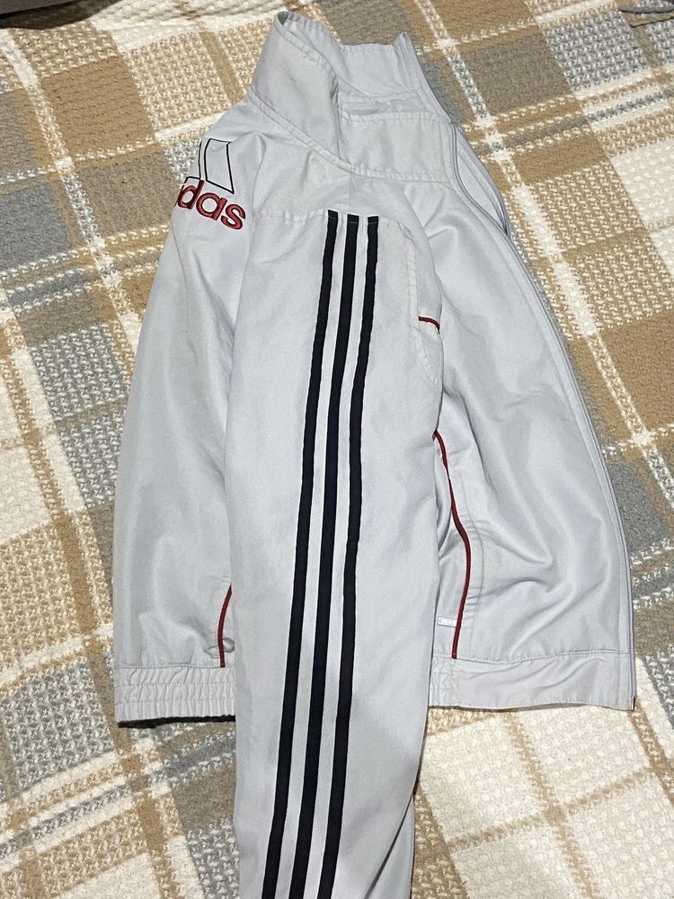 Продам КОФТУ adidas стан 10/10