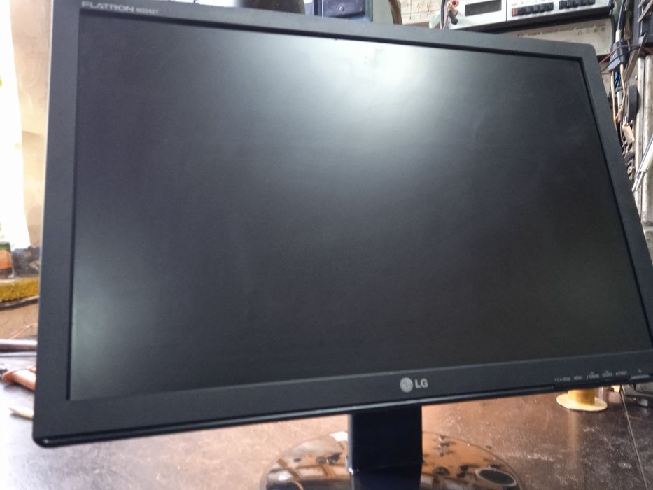 Монітор Lg w2242t