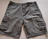 Calções tipo bermuda cargo marca Billabong cor caqui tamanho 46