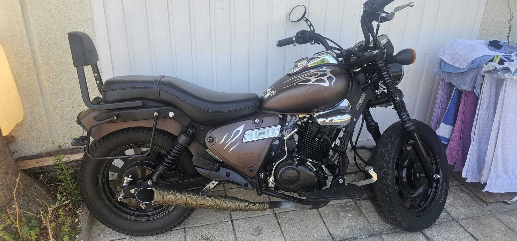 Keeway Superlight 125