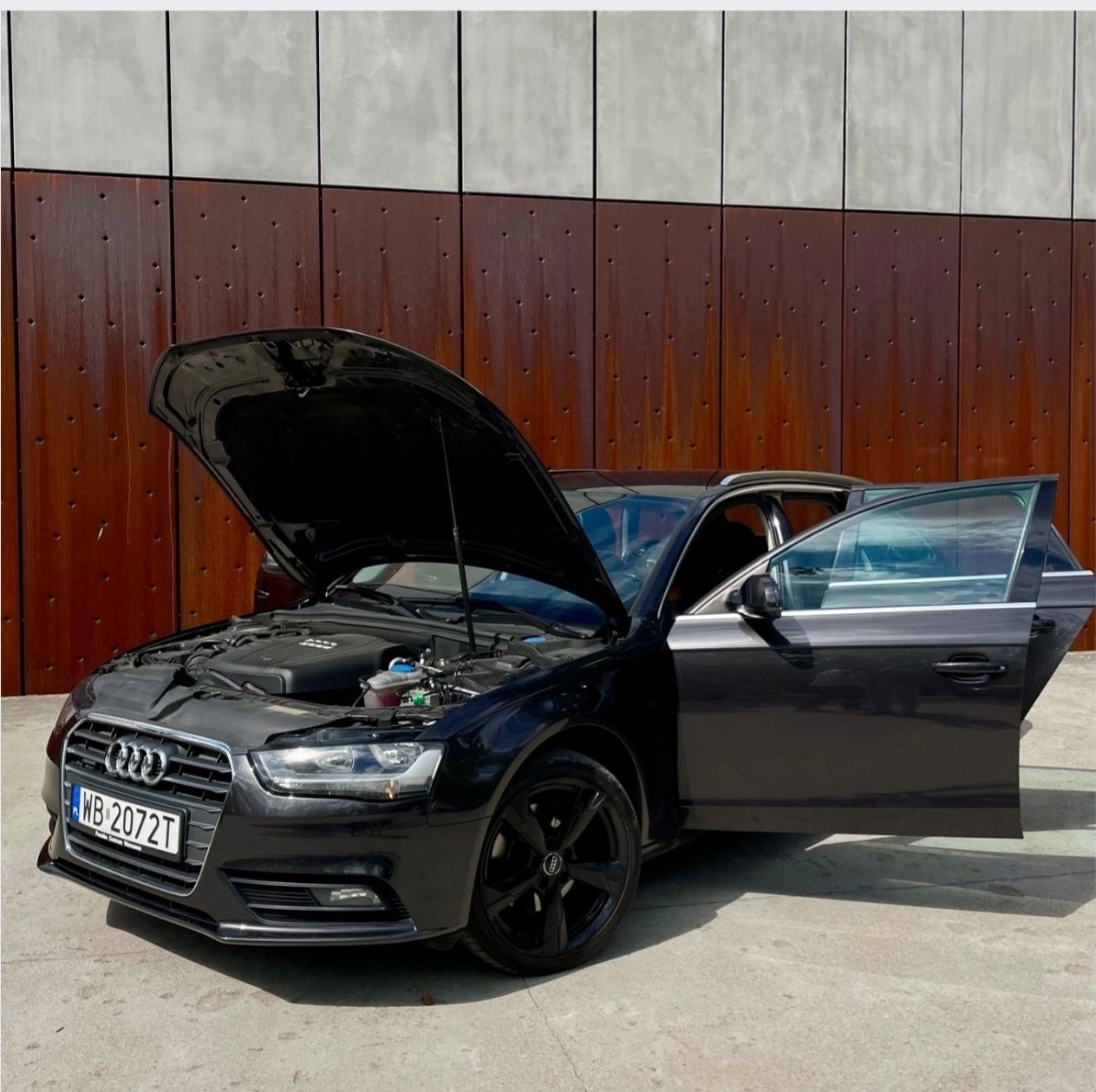 Audi A4 B8 Quattro 2014 bezwypadkowy stan bdb 
Audi A4 B8, 2014 r.
sil