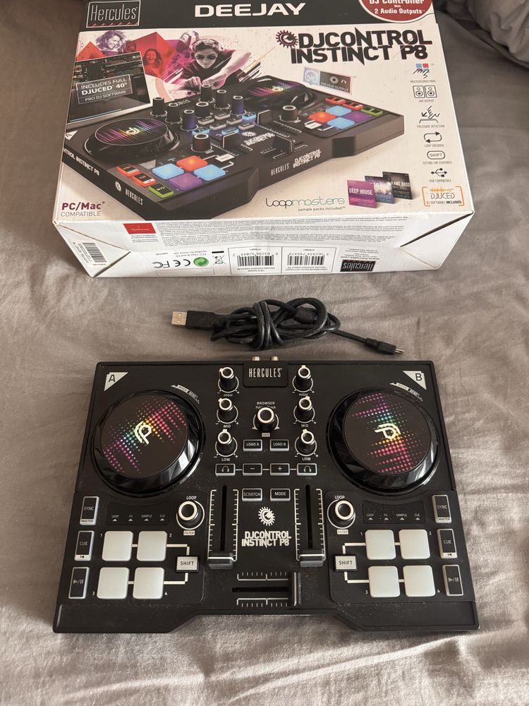 Mesa de DJ Hercules Instinct P8