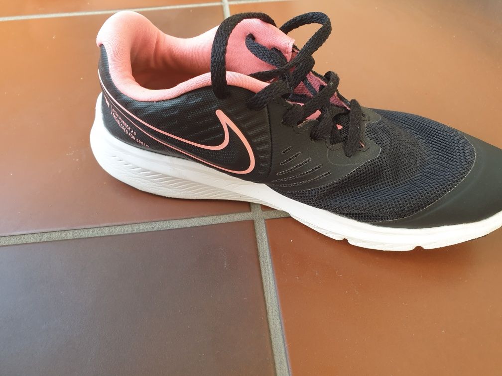 Buty Nike czarno różowe 35.5