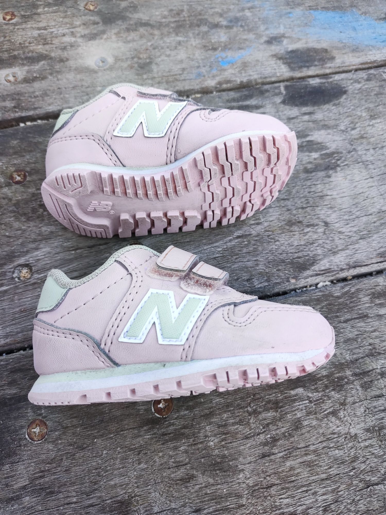 Sapatilhas bebê new balance n19 e jordan n19,5