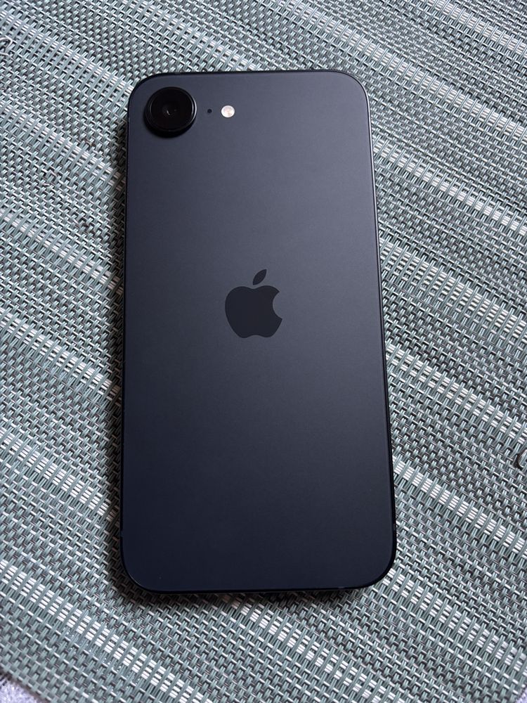 iPhone 16e Black 128