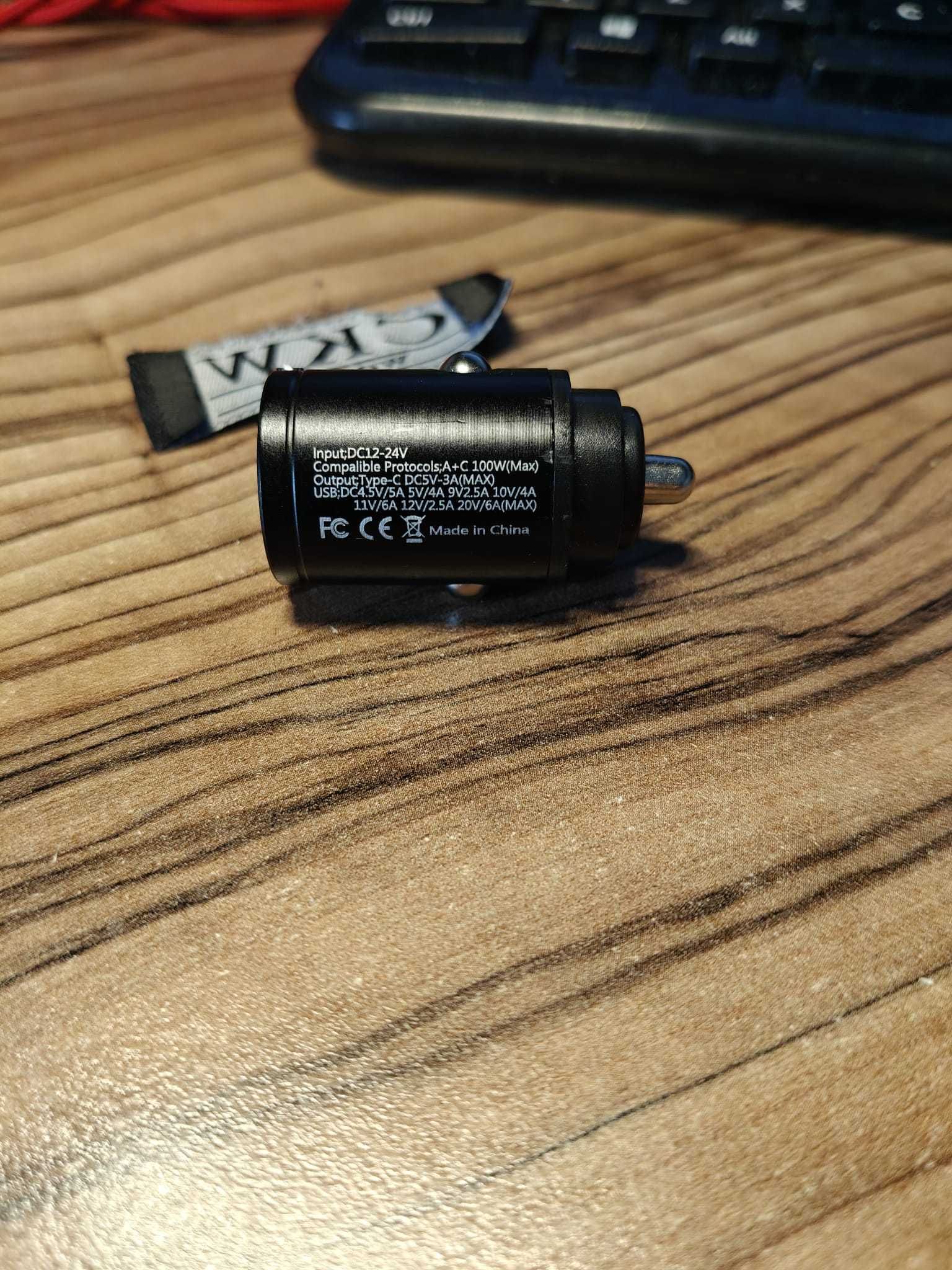 Uchwyt na telefon+ładowarka samochodowa+kabel usb