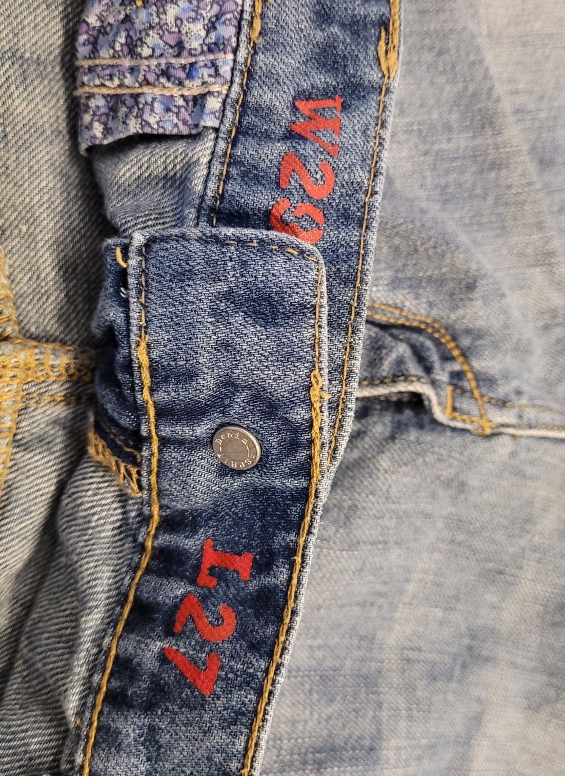 Spodnie jeansy jasnoniebieskie proste do kostek Esprit