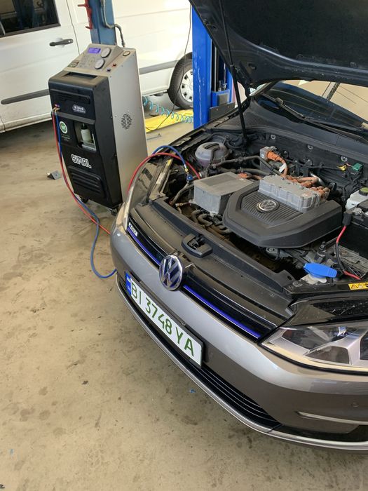 Продам Volkswagen E Golf гарний стан чудова комплектація