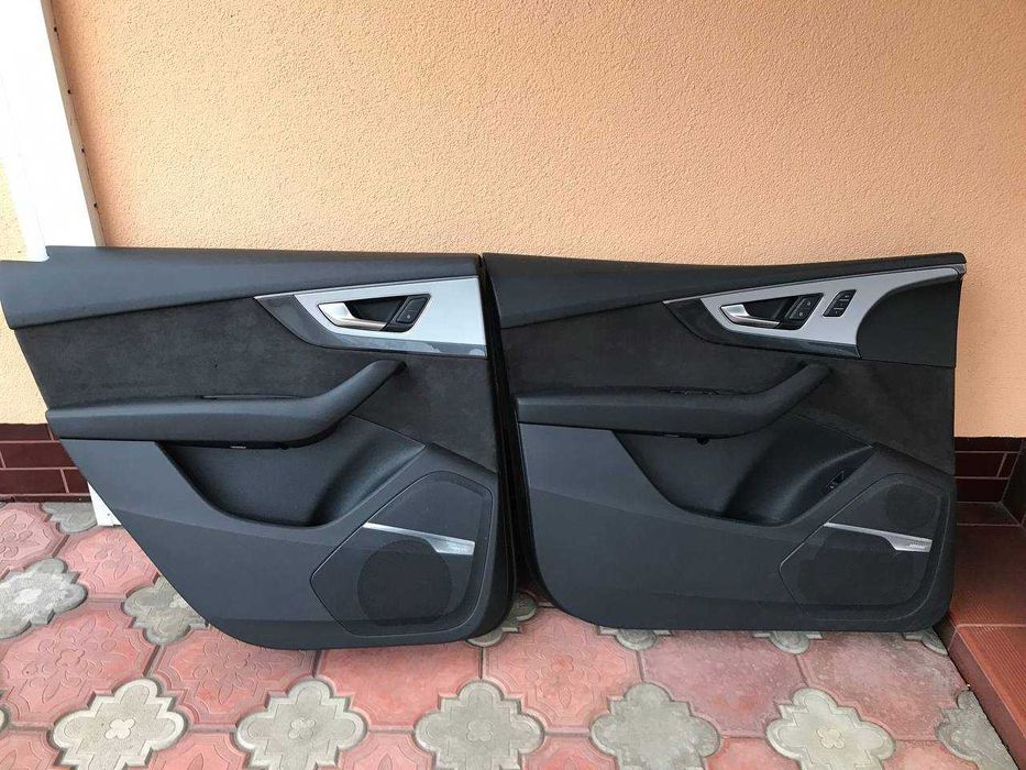 Карта обшивка дверей левая Audi Q7 4M 2016, 2017, 2018, 2019