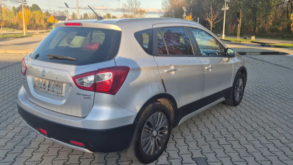 Suzuki SX4      2013