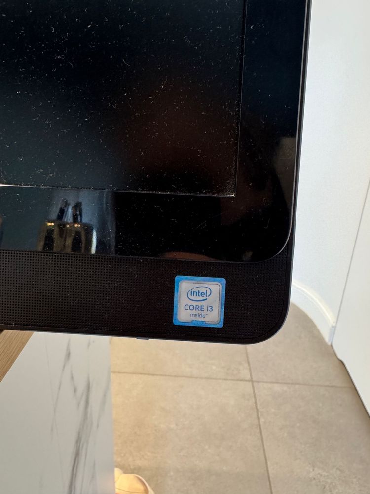 Komputer All in One Dell Inspiron 20 Model 3059 intel core i3