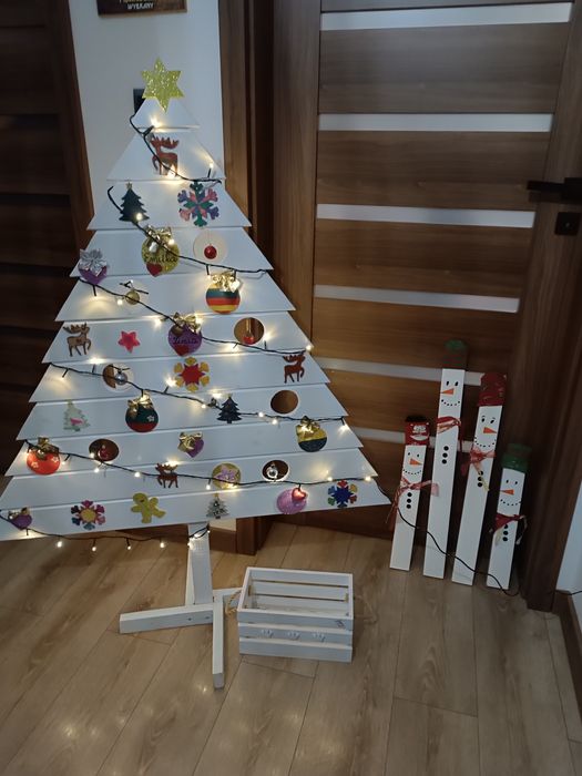 Choinka drewniana + bałwanki