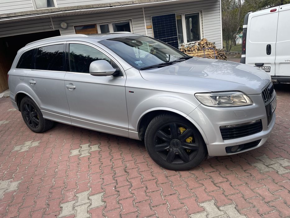 Audi q7 4.2 tdi v8 s-line  7 osobowa