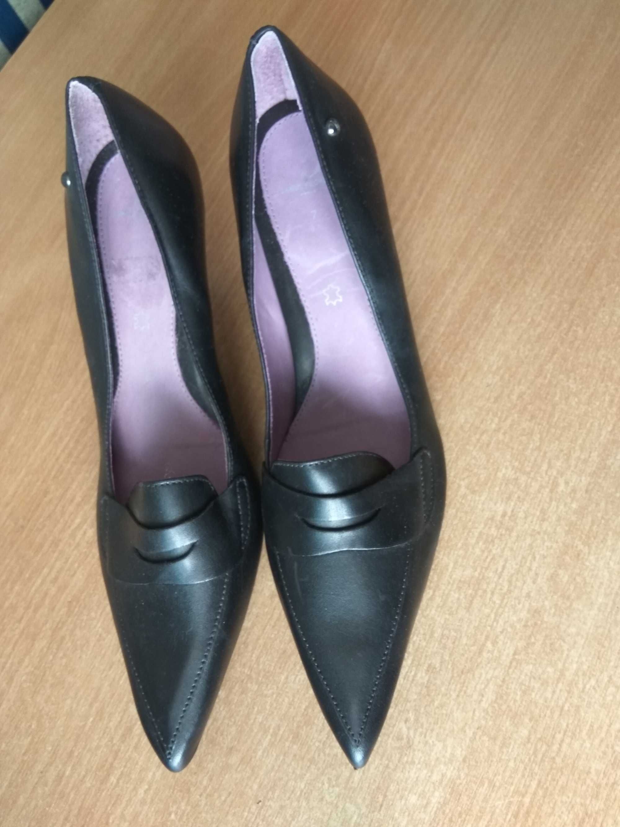 Продам женские туфли из натуральной кожи размер 7