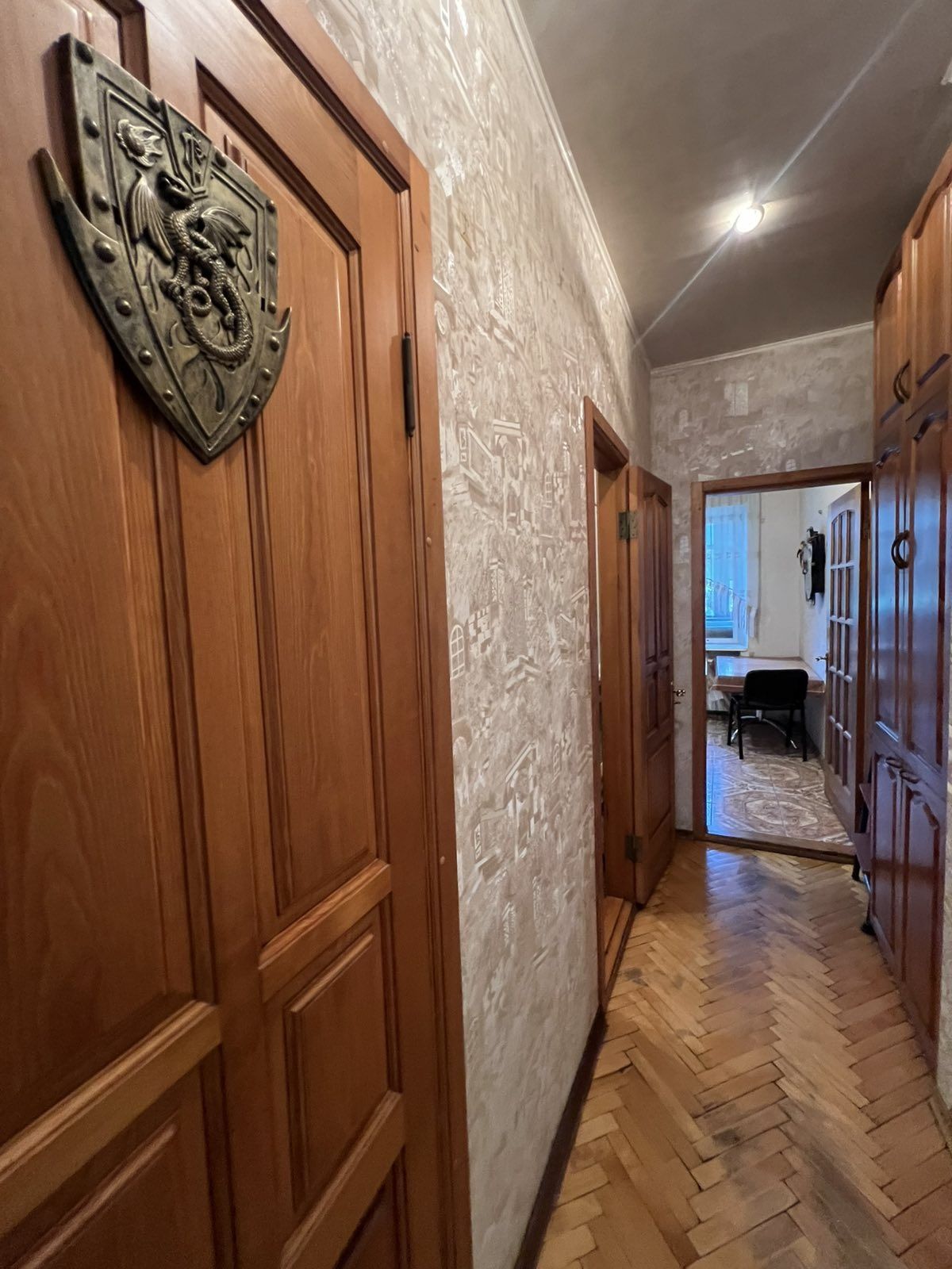 Продаж 2-кімнатної повнометражної квартири центр міста Олександрівськи