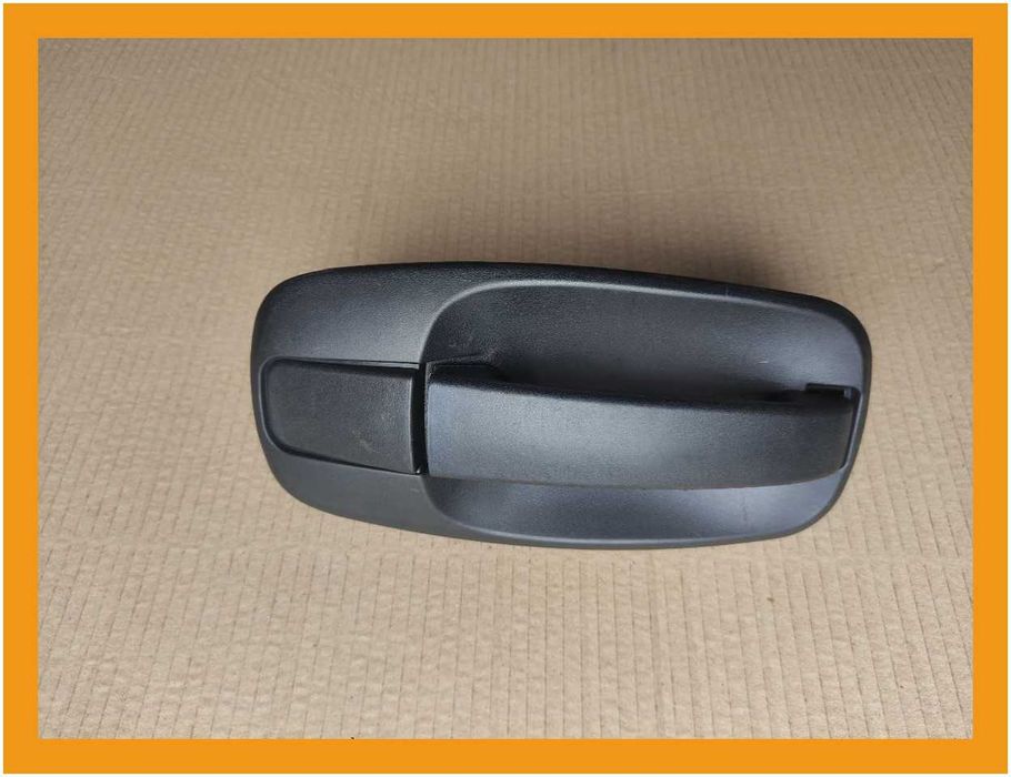 Ручка  правих бокових дверей Renault Trafic Opel Vivaro 1.9 2.0 2.5