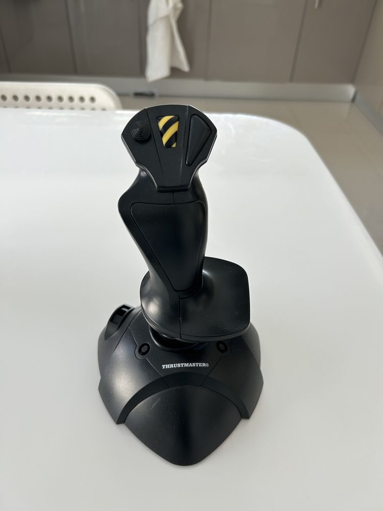 Joystick Thrustmaster