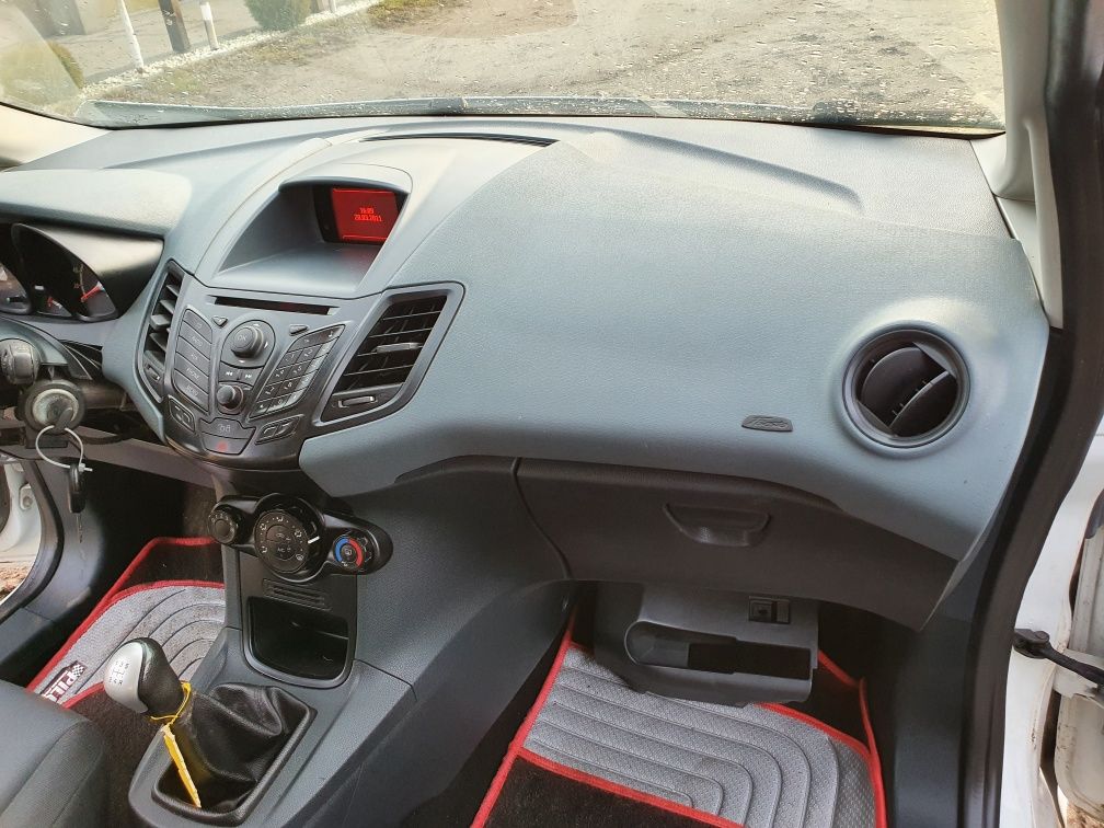 Pulpit konsola deska ford fiesta mk7 europa oryginalna