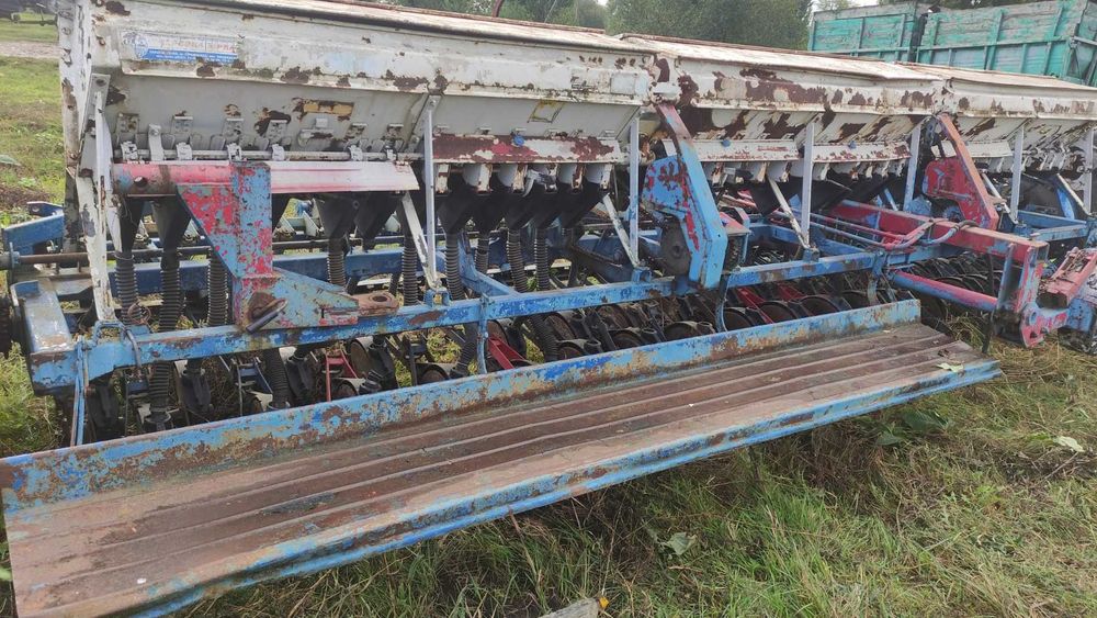 Сівалка зернова СЗ-5,4  2009 Червона зірка + транспортний пристрій