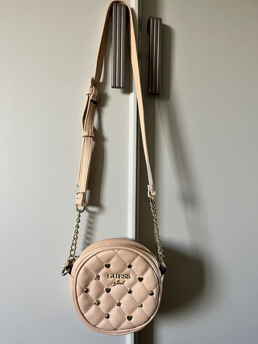 Vendo mala Guess muito bonita